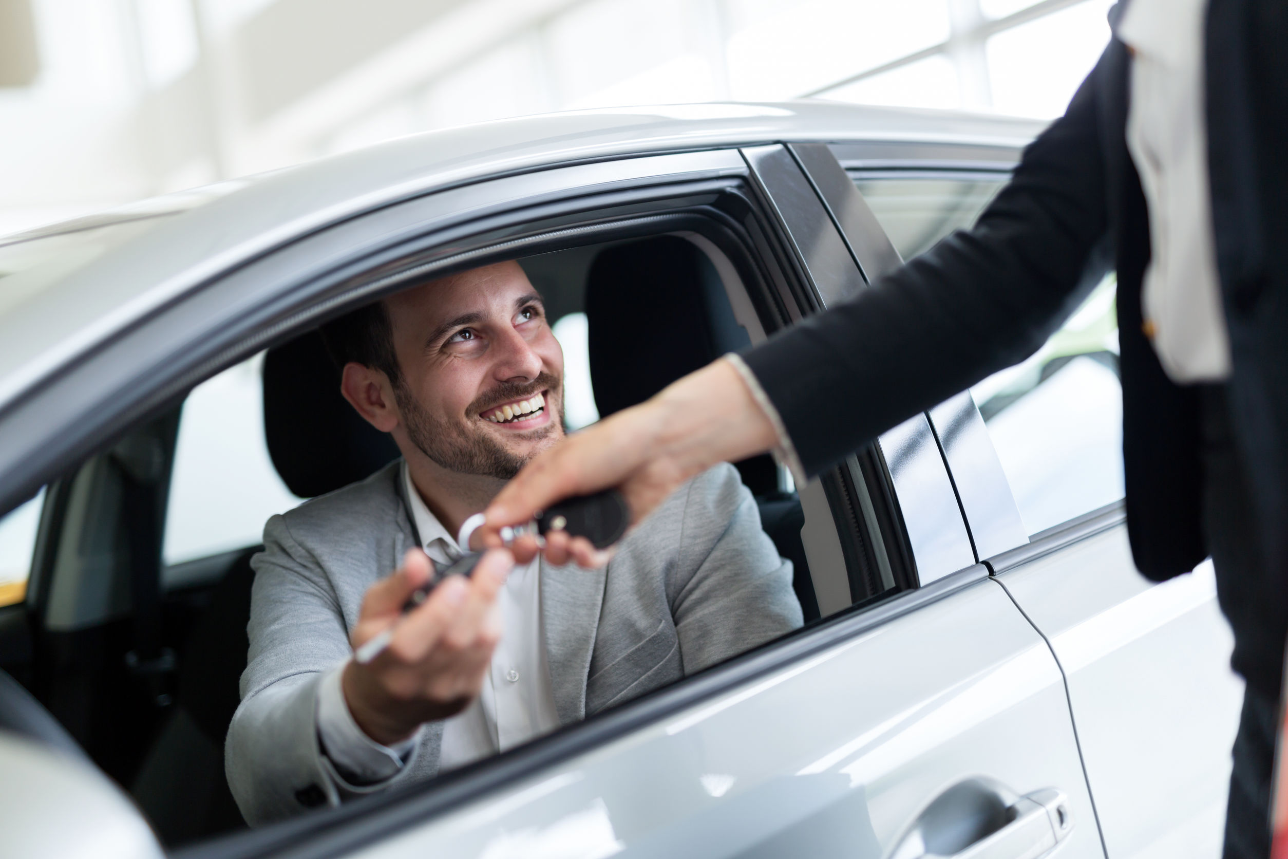 Noleggio auto con e senza conducente